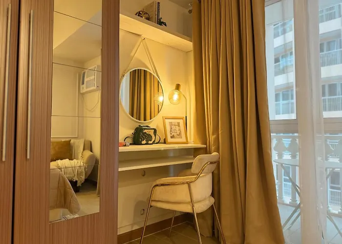Cozy Venice Mckinley Staycation | Pool & Wifi