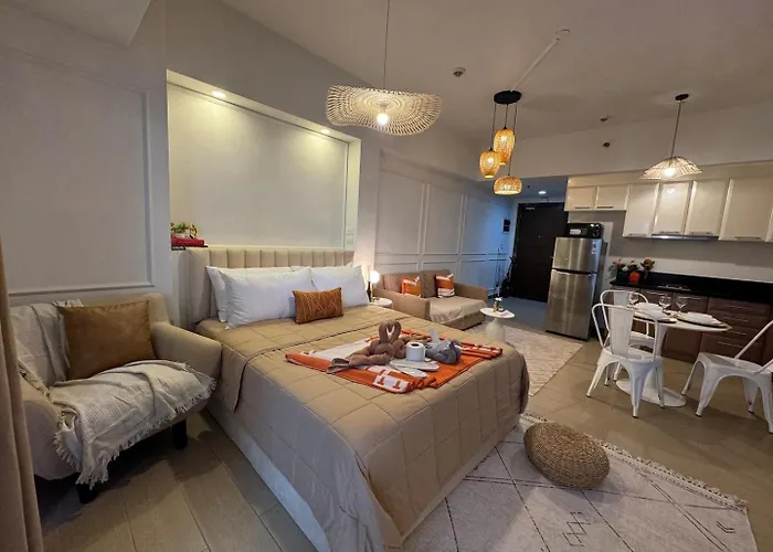 Cozy Venice Mckinley Staycation | Pool & Wifi Apartment